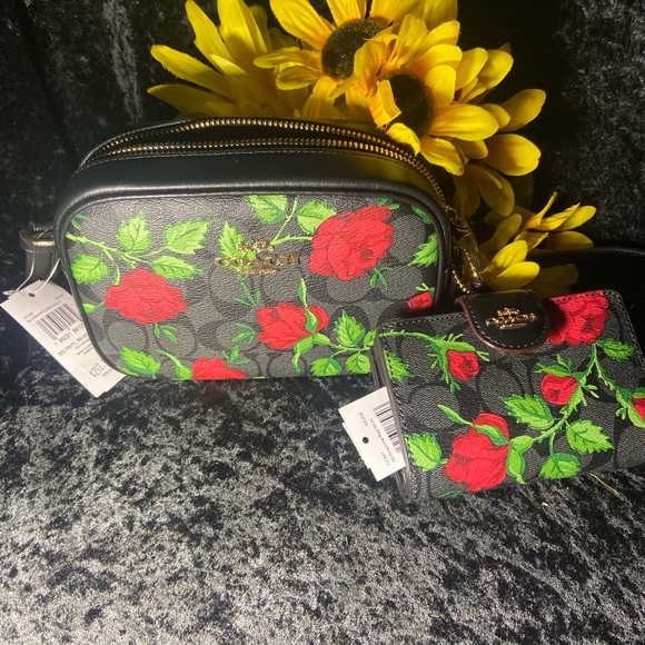 Coach bag & wallet - Gorgeous floral purse w/ matching wallet (sold as a set) - Picture 14 of 16